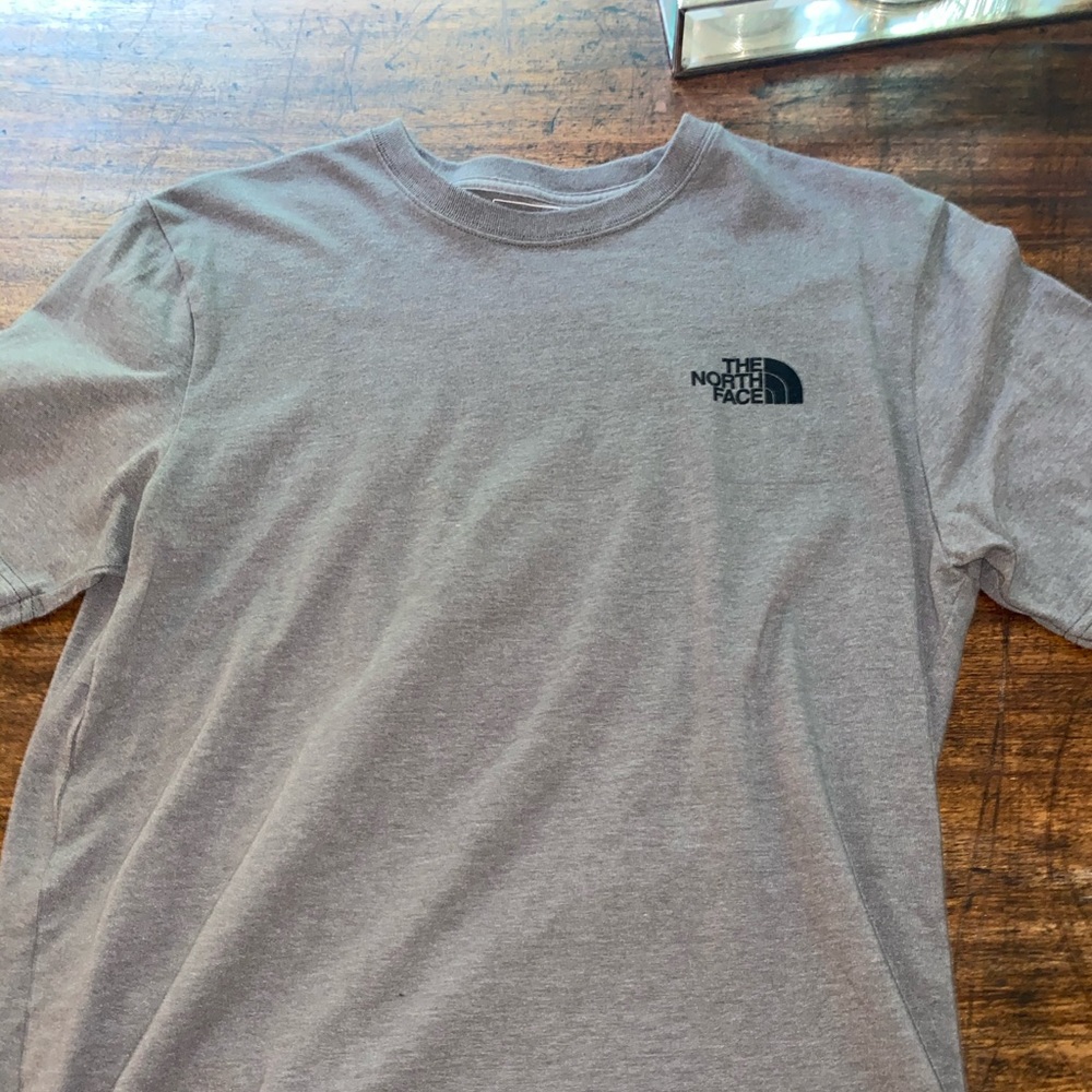 Men’s north face box logo t-shirt